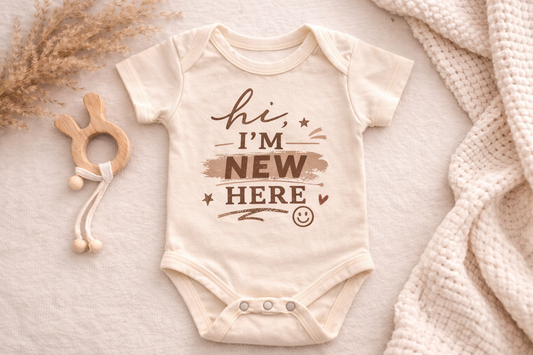 Hi I’m New Here Onesie | Newborn Announcement Outfit | Coming Home Baby Bodysuit | Gender Neutral Hospital Outfit | Baby Shower Gift